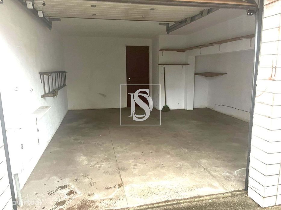 Garagem fechada na Póvoa de Varzim