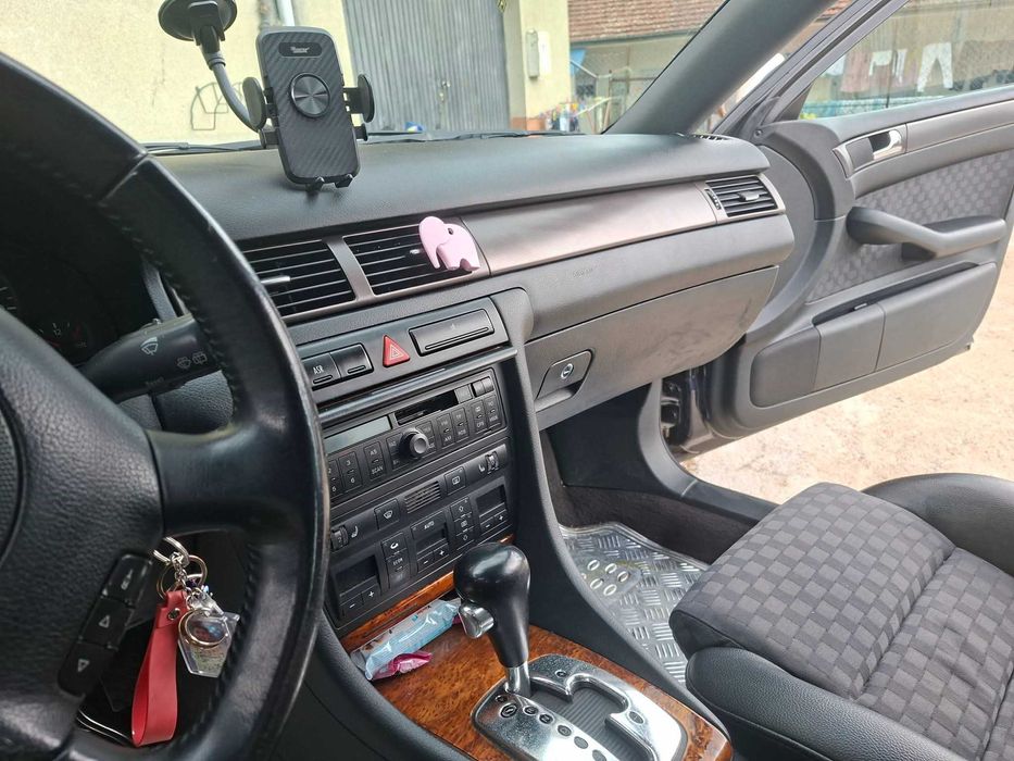 A6 2.5 2004 com 200 mil kms