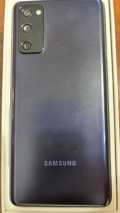 Продам телефон Samsung Galaxy S20fe