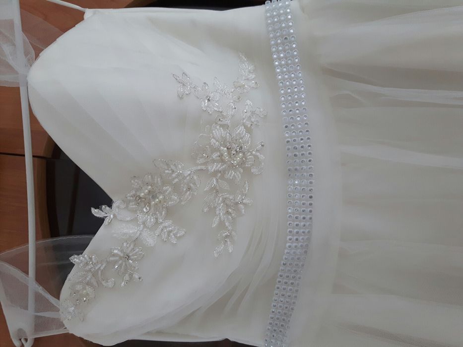 Suknia ślubna śmietankowa