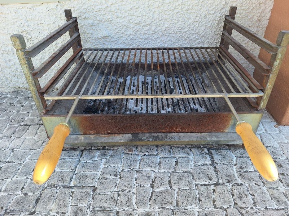 Grelhador para churrasqueira. Quinta do Conde