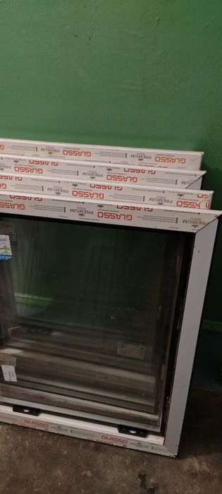 Вікна 939х 831мм