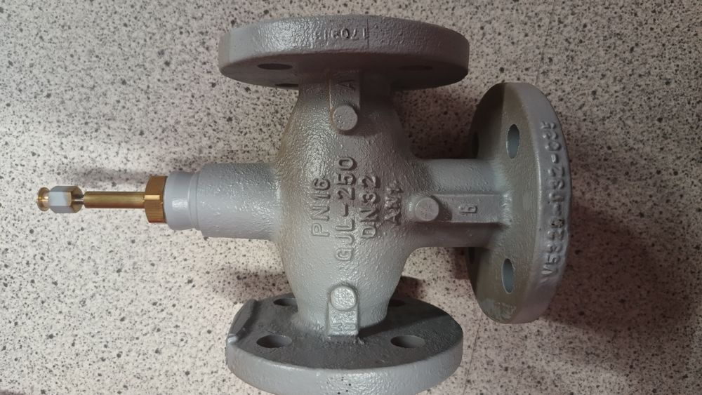 Zawór regulacyjny 3 drogowy Honeywell dn32
