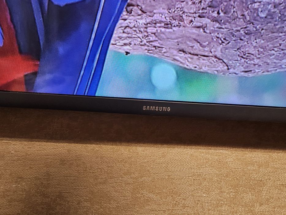 Телевизор Samsung  55 дюймов