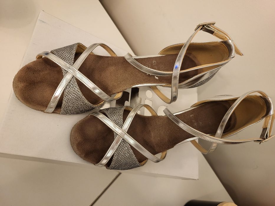 Profesjonalne buty do tańca salsy, bachaty