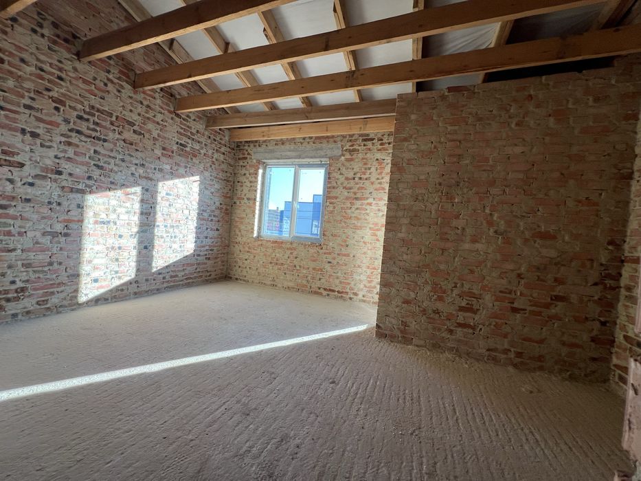 Продаж котеджа з газом та підключеними міськими комунікаціями