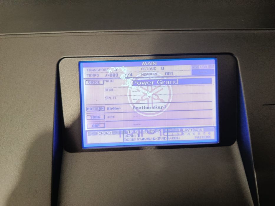 Piano Sintetizador Yamaha MM8 88 teclas C/suporte + saco de transporte