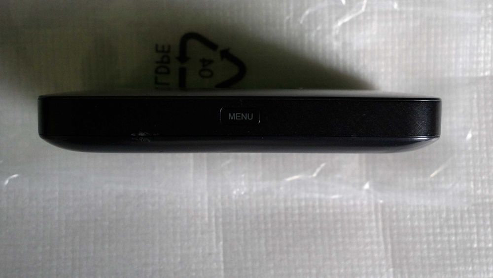 Router mobilny Huawei E5785 ze spuchniętą baterią