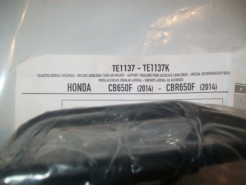 TE1137 stelaż CB650F/CBR650F (14>16) i CB650F (17>18) HONDA givi