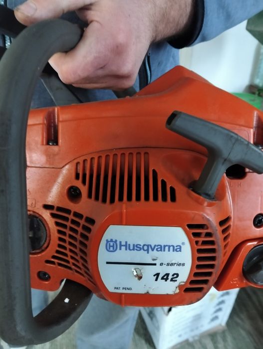 Продам бензопилку б/в. 5000грн