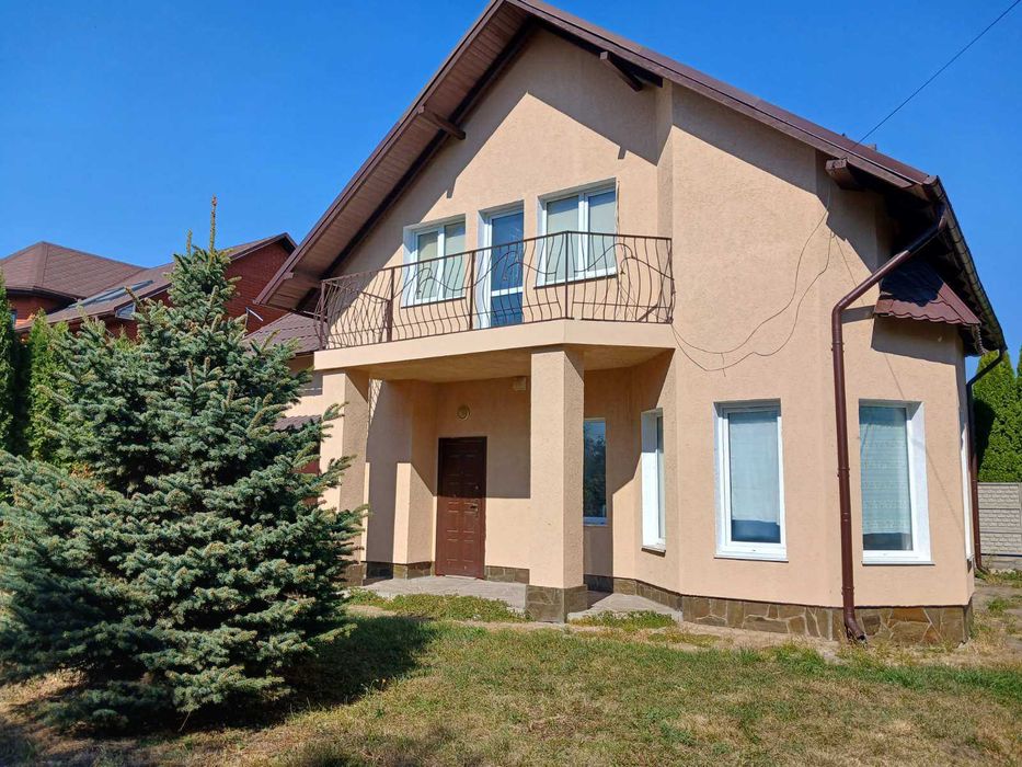 Будинок з незавершеним ремонтом 178м.кв. з гаражем