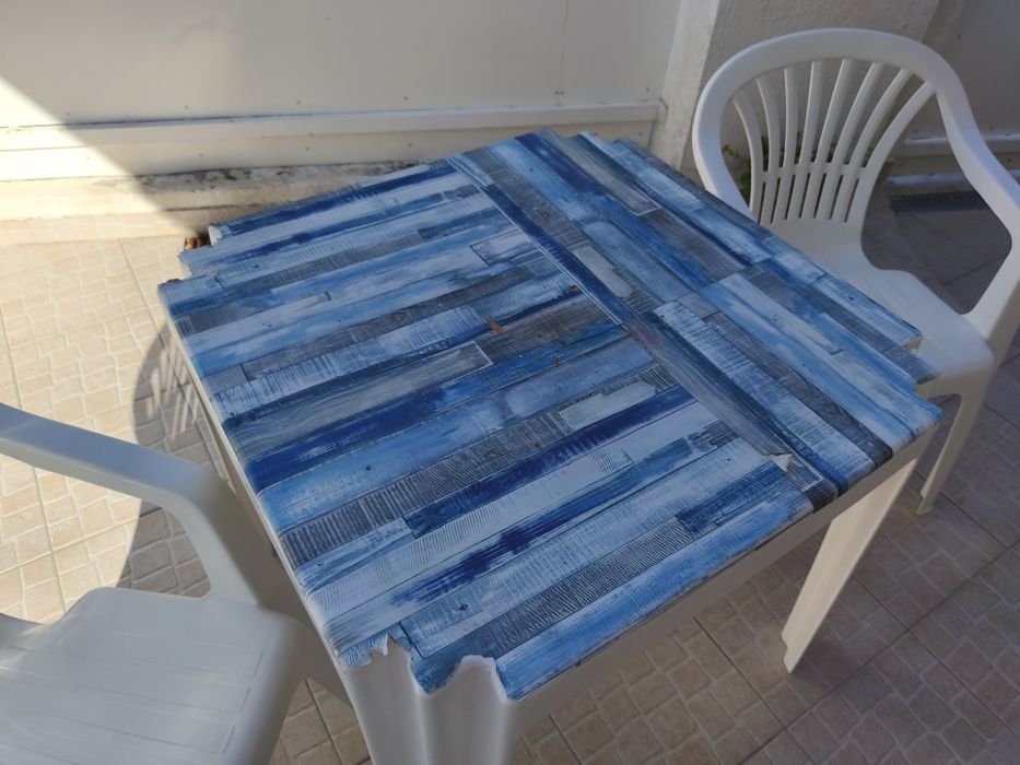 Mesa e cadeiras exterior