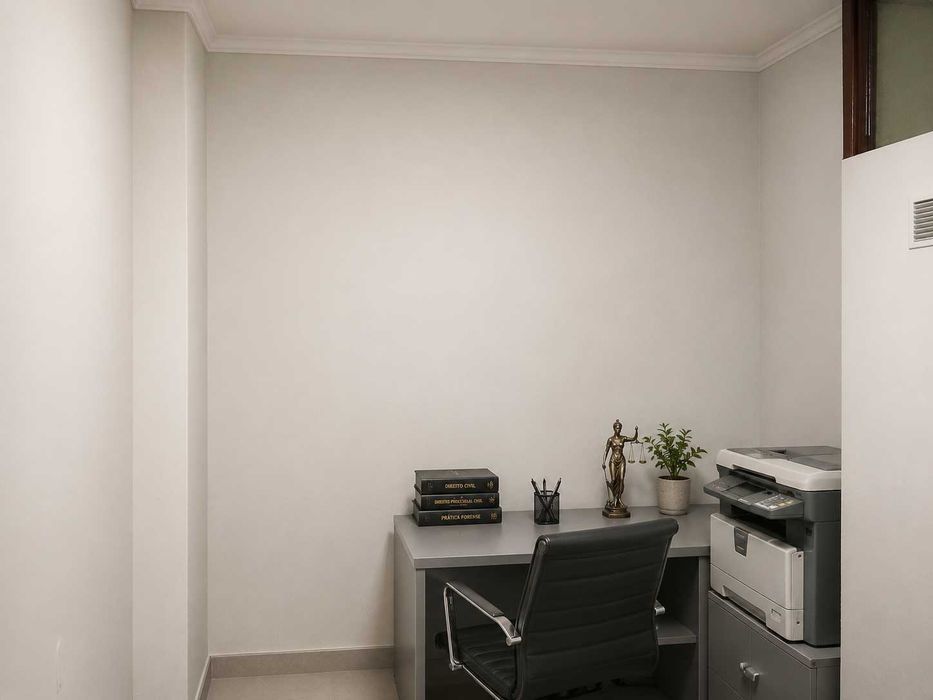 Escritório c/ WC Privativo e Garagem — Hub Jurídico Junto ao Tribunal e CP (VFX)