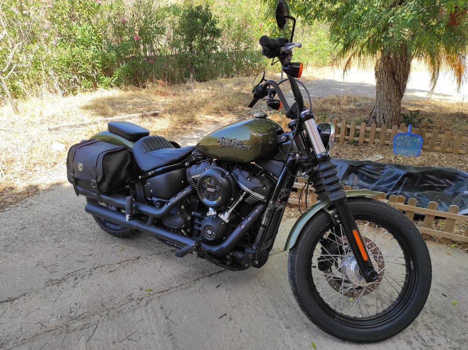 HARLEY-DAVIDSON Street Bob 2017 - MILWAUKEE-EIGHT 107 - 1.745 CC - +3.000€ em EXTRAS.