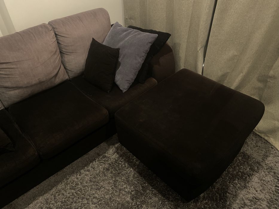 Sofá Preto 3 lugares + Puff