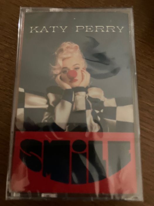 Katy Perry Smile Cassete k7
