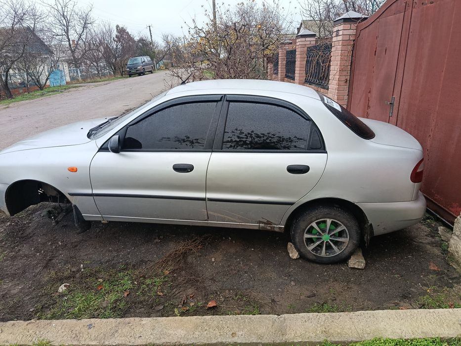 Продам Ланос 1.5г/б.
