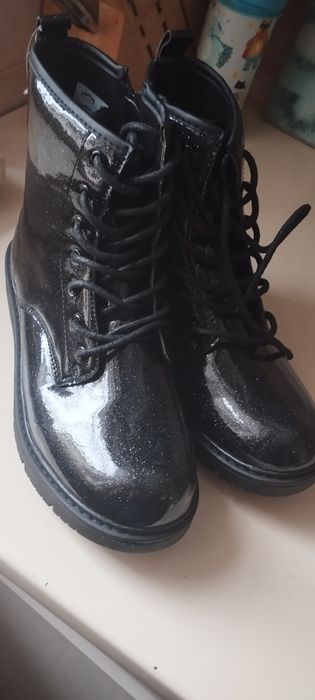 Лакові черевички