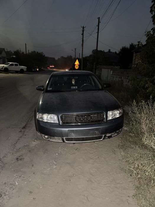 AUDI A4B6 2003.седан