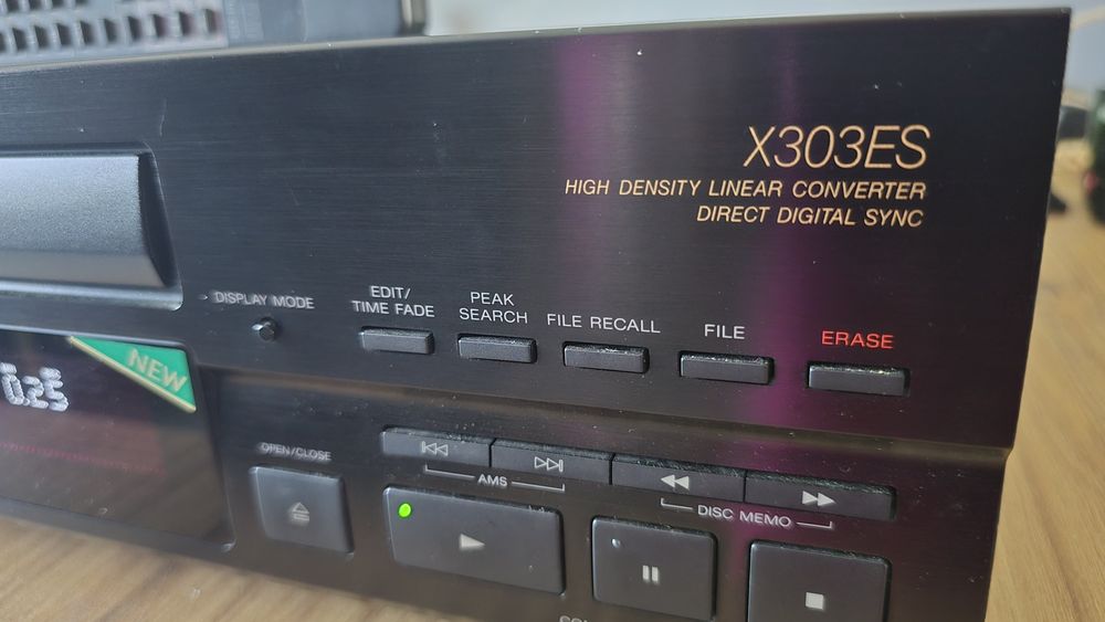 Sony X303ES- CD plus pilot