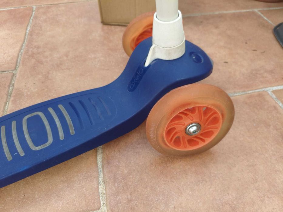 2 Trotinetes Criança Oxelo (Decathlon) – 3 rodas – Bom estado