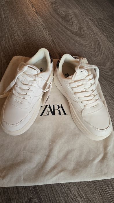 Кросівки Zara 35 розмір на дівчинку
