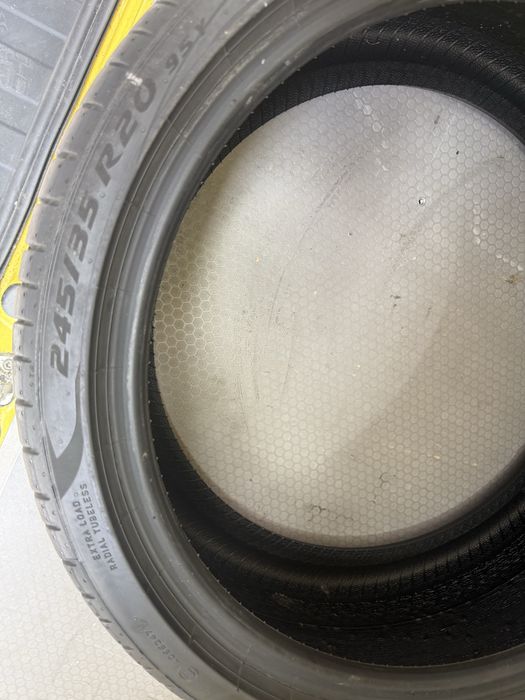 Pirelli P Zero PZ4 245 35 20