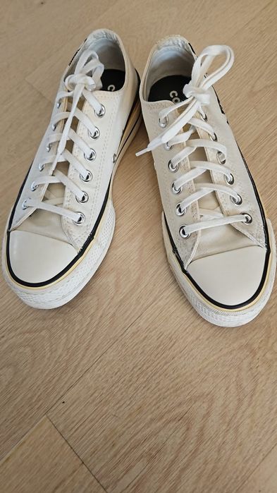 Używane buty converse
