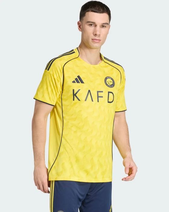 Várias camisolas para acabar stock