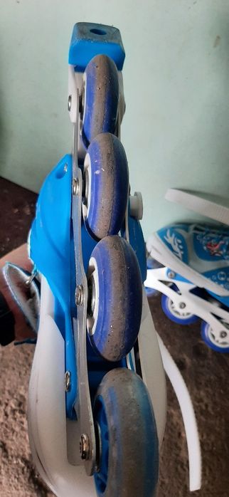 Ролики с 35 по 38 размер.