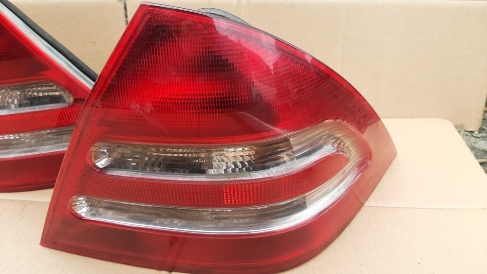 lampa tył tylna prawa mercedes c w203 sedan oryginał