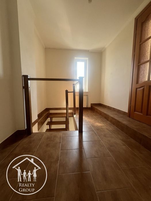 Продаж будинку з ремонтом для великої сім'ї у Великих Грибовичах!