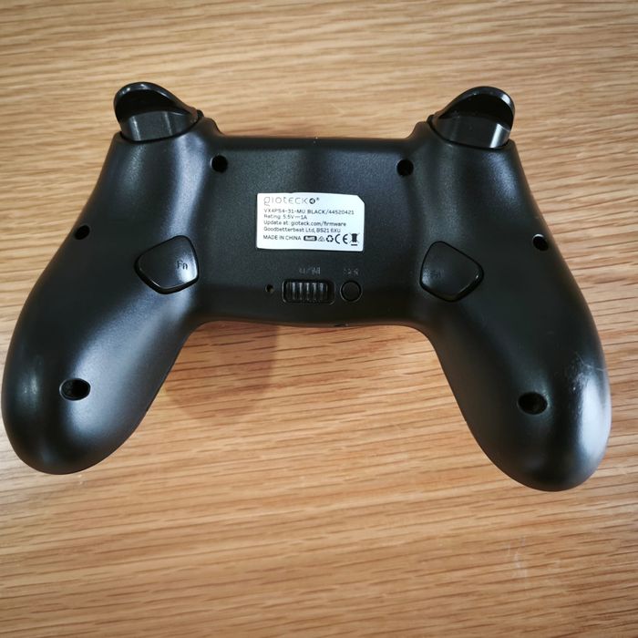 Comando PS4 com gatilhos adaptáveis