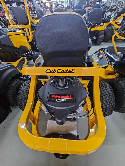 traktor kosiarka zero turn zero skręt cub cadet xz5 127cm xz5 50"  silnik kawasaki