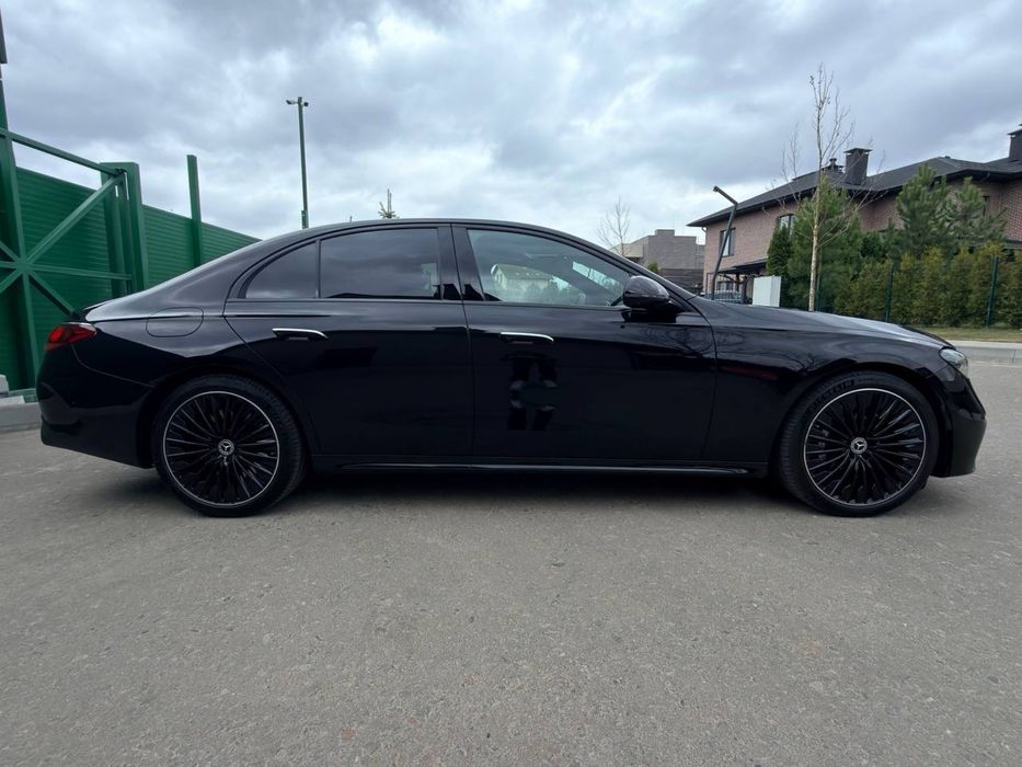 Mercedes-Benz E-Class 2024