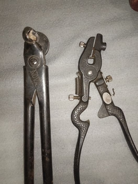 Stare narzędzia stolarskie z PRL