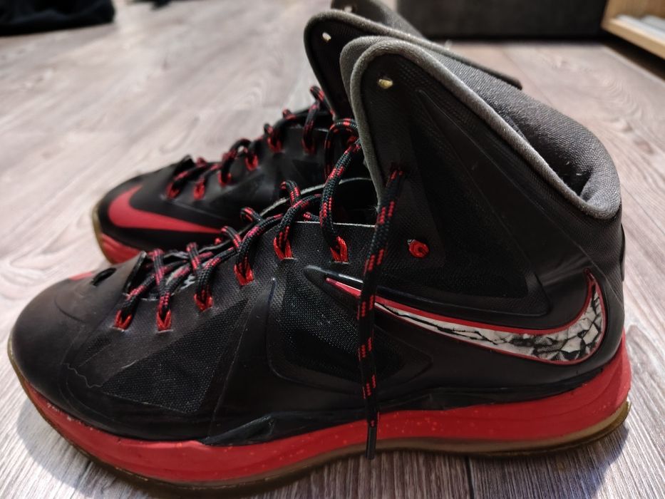 Баскетбольні кросівки nike LeBron