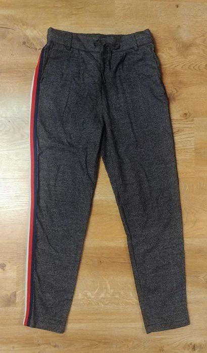 Spodnie materiałowe Only w kratkę z lampasami wiskoza