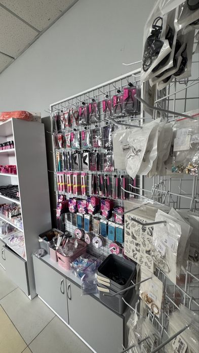 продається готовий nail-магазин професійних матеріалів.