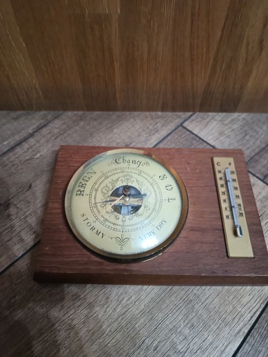Piękny barometr i termometr