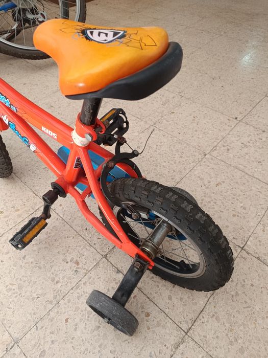 Bicicleta Infantil Berg Kids Series "Blast" Roda 12 (Com Rodinhas)