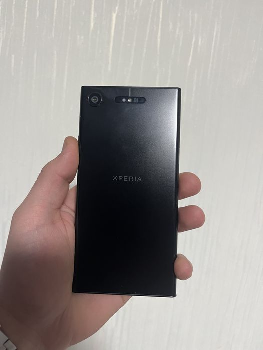 Телефон Sony Xperia G8341/ XZ1