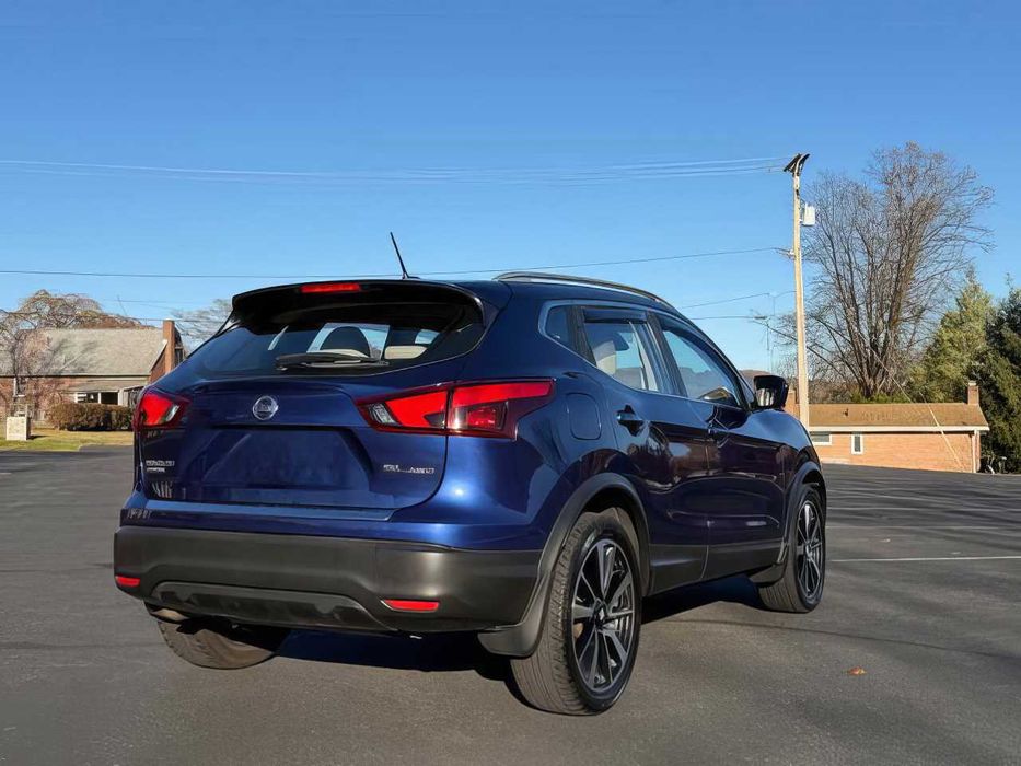 Nissan Rogue Sport      2018