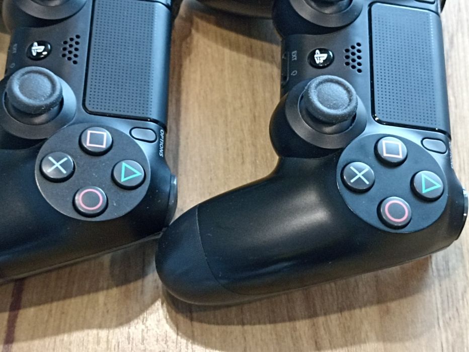 SONY play station PS4 Pro 1TB CUH-7208B