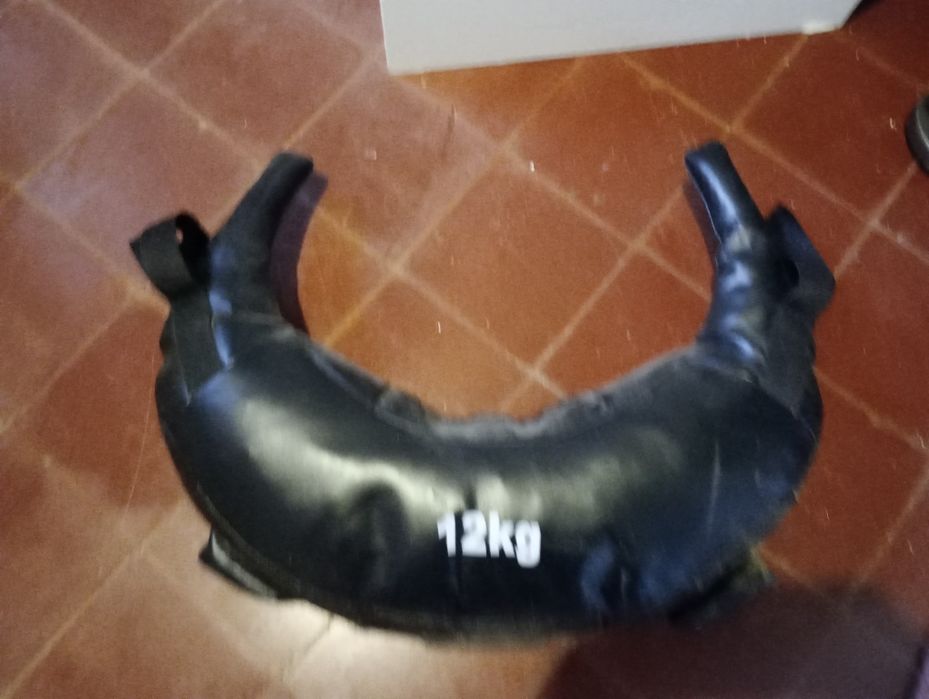 Peso 12kg com alças para pendurar
