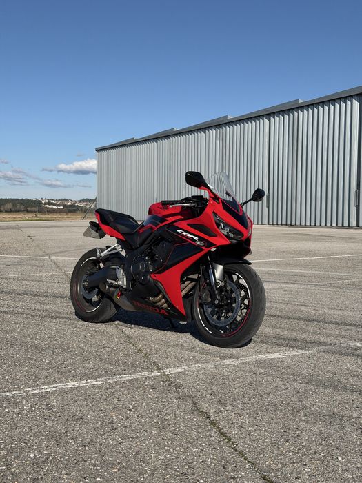 Honda CBR650R 2023 35kw (deslimitada)