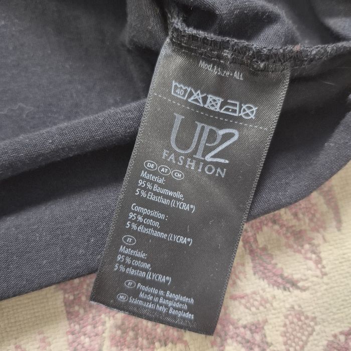 Футболка чорна, розмір XL.