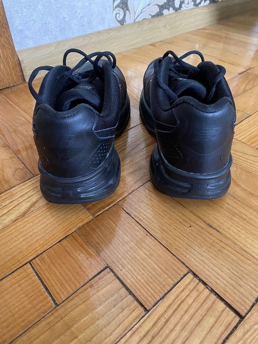New balance кросівки