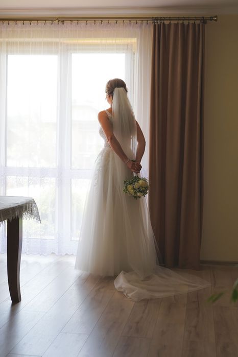 Sprzedam suknie ślubną-bardzo dobry stan