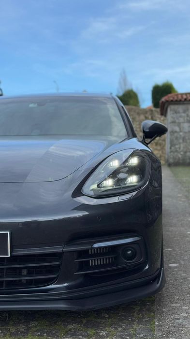 Porsche Panamera Sport Turismo ST 4 E-Hybrid
